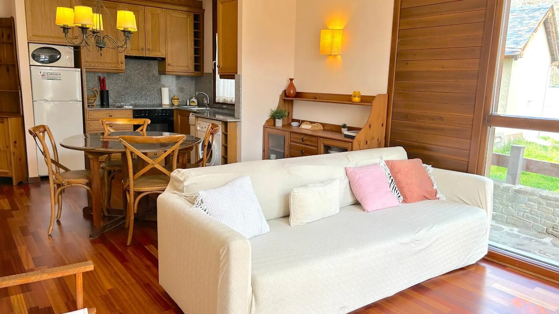 Apartament Amb Una Terrassa Unica By Rural D'Aneu Esterri D'Aneu Apartment